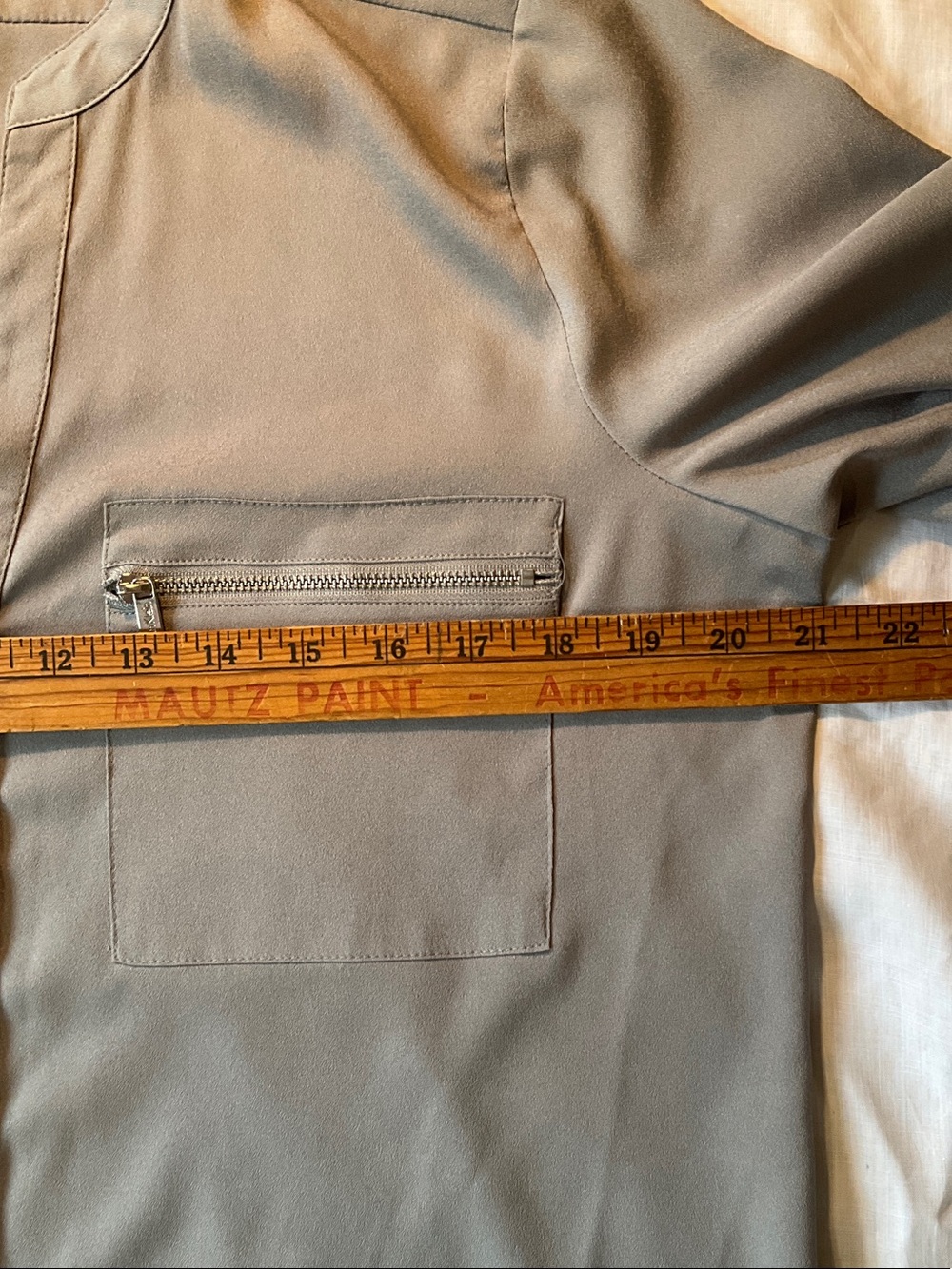 Calvin Klein Gray Button-Front Shirt. - Picture 6 of 8